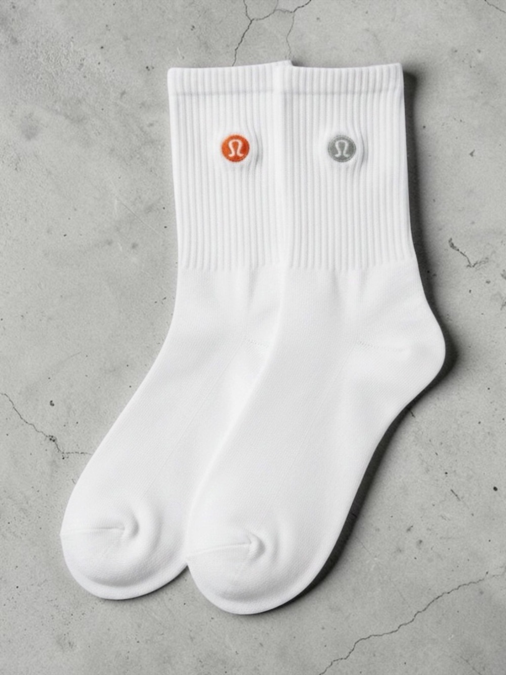 Lululemon Crew Socks 2 Pair White M/L Athletic